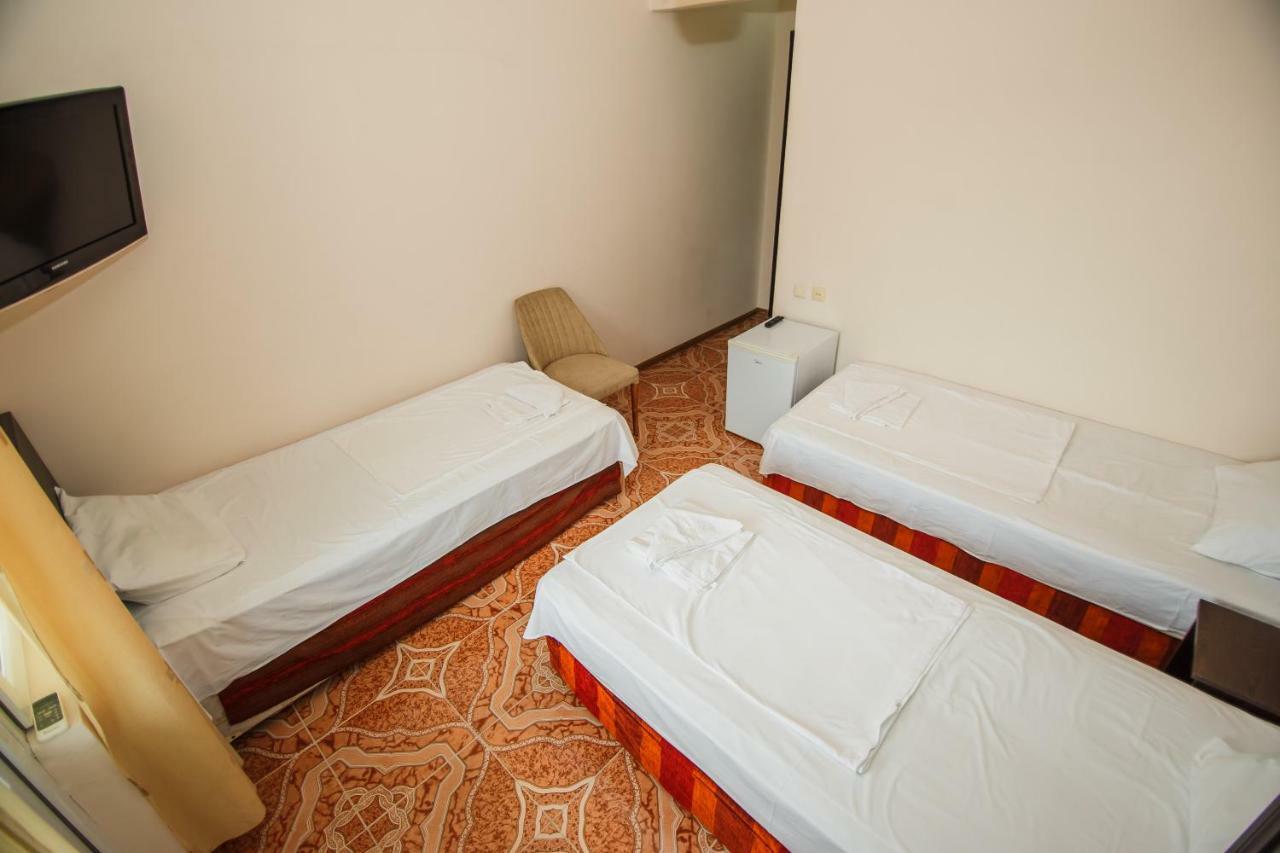 Guest House Nia Gonio Extérieur photo