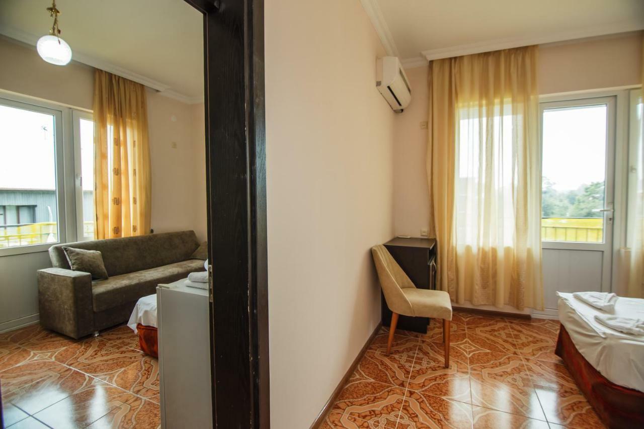 Guest House Nia Gonio Extérieur photo