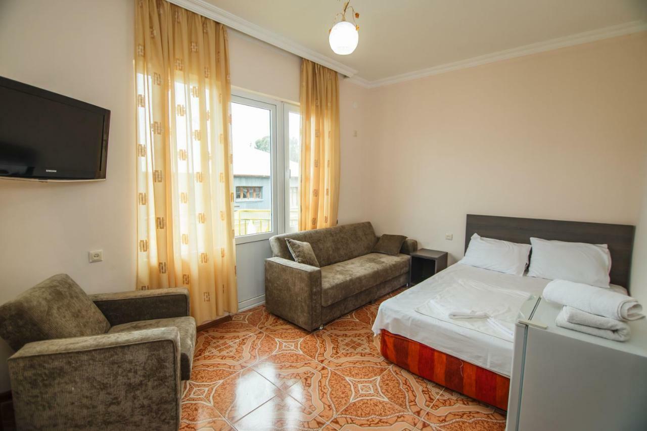 Guest House Nia Gonio Extérieur photo