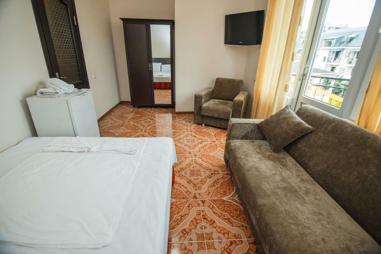 Guest House Nia Gonio Extérieur photo